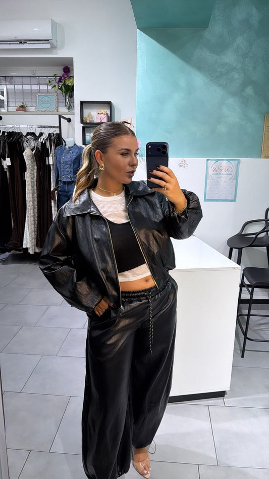 PANTALONI IN ECOPELLE ✨