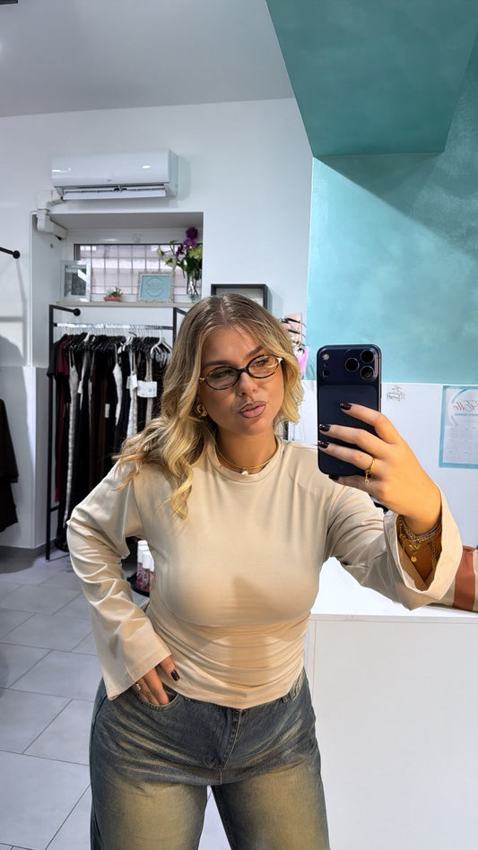 MAGLIA CON LACCETTI ✨